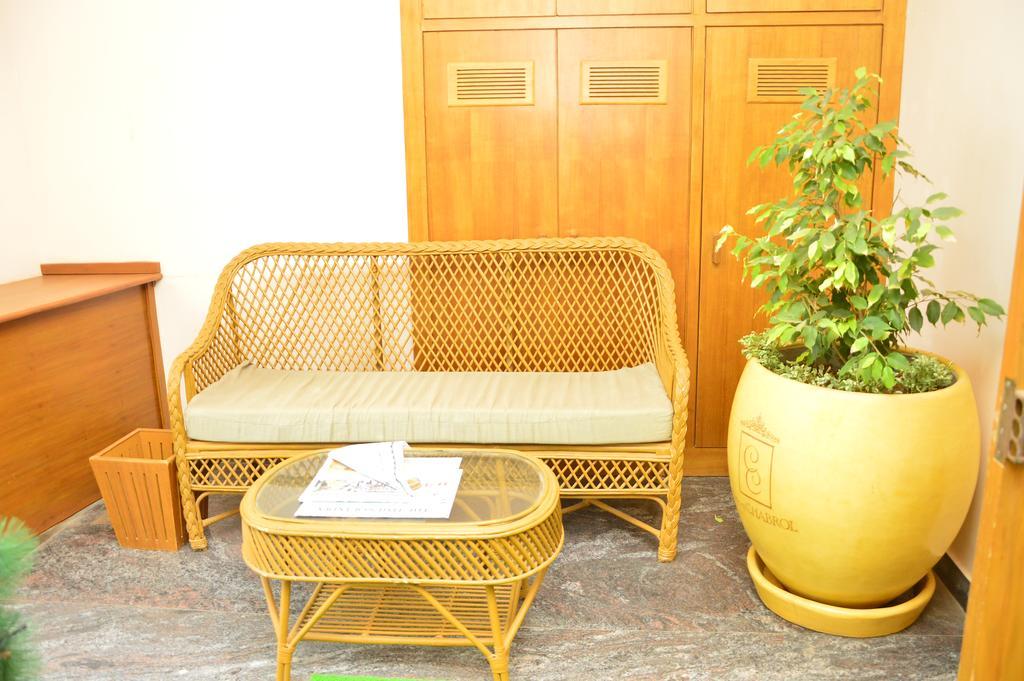 Cours Chabrol Hotel Puduccseri Kültér fotó