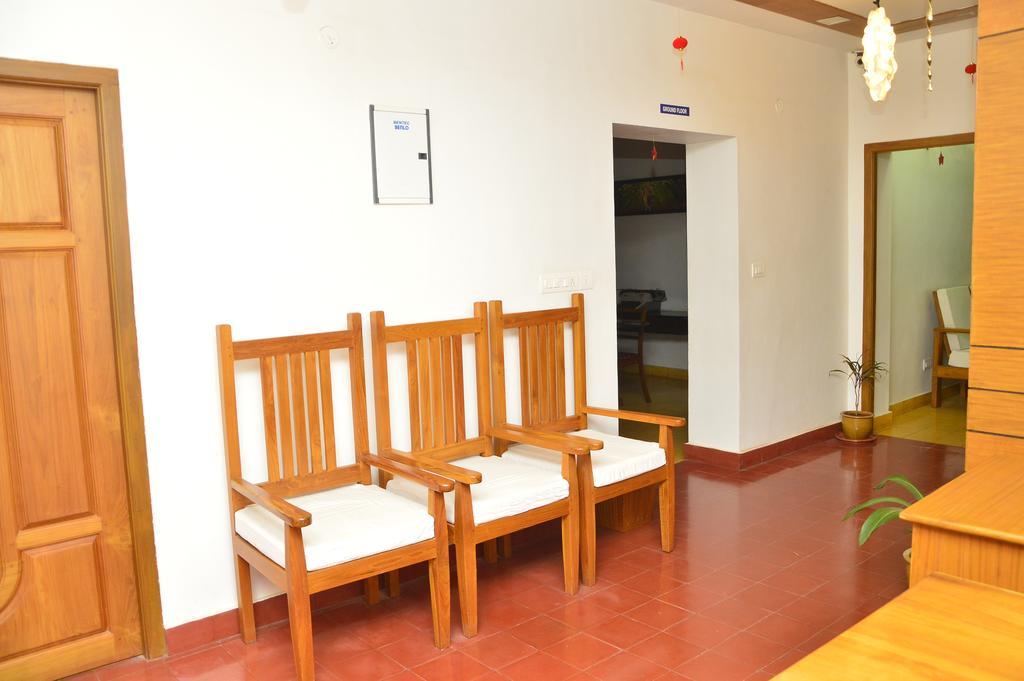 Cours Chabrol Hotel Puduccseri Kültér fotó