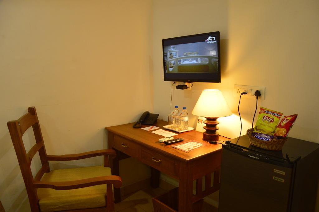 Cours Chabrol Hotel Puduccseri Szoba fotó