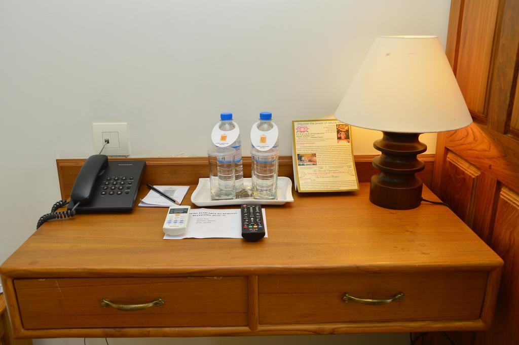 Cours Chabrol Hotel Puduccseri Kültér fotó