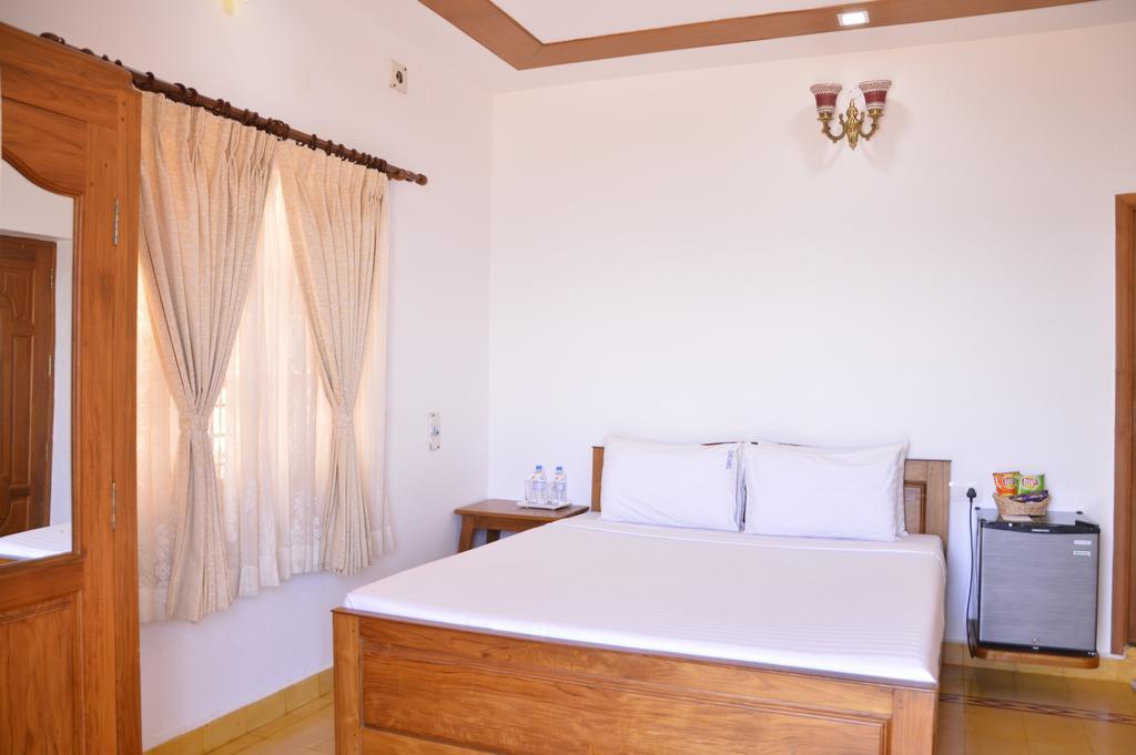 Cours Chabrol Hotel Puduccseri Szoba fotó